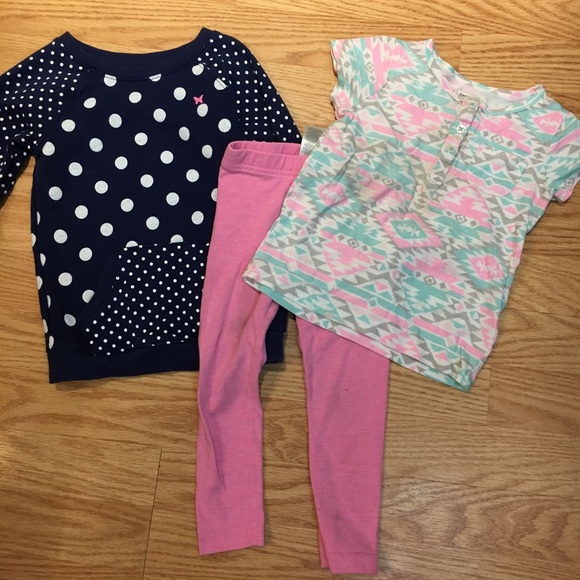 2t Carters Bundle with Valentine’s Day Outfit - Picture 7 of 8